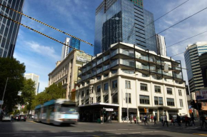  City Edge on Elizabeth Apartment Hotel  Мельбурн
